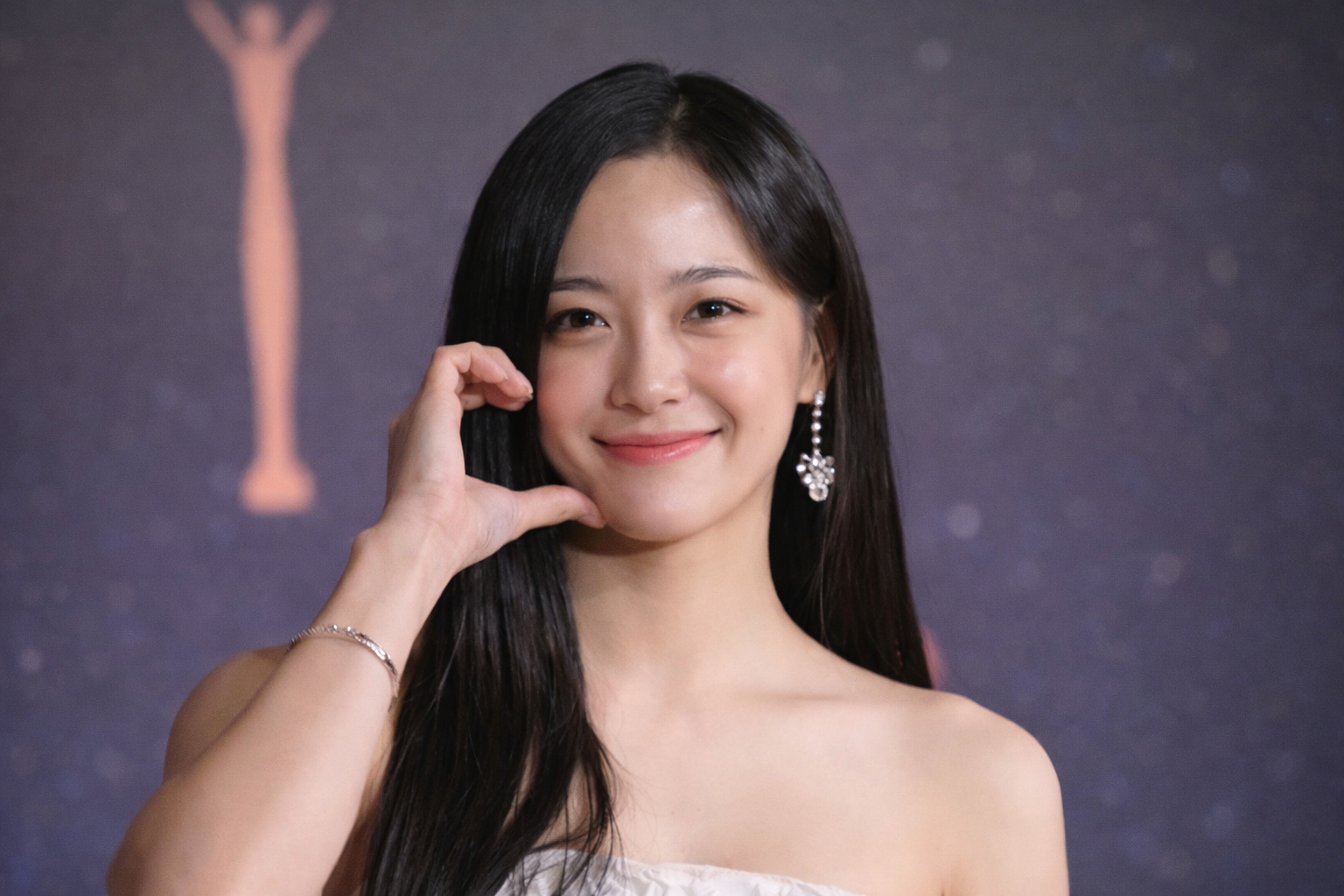 キム・セジョンがBHエンターテインメントと専属契約